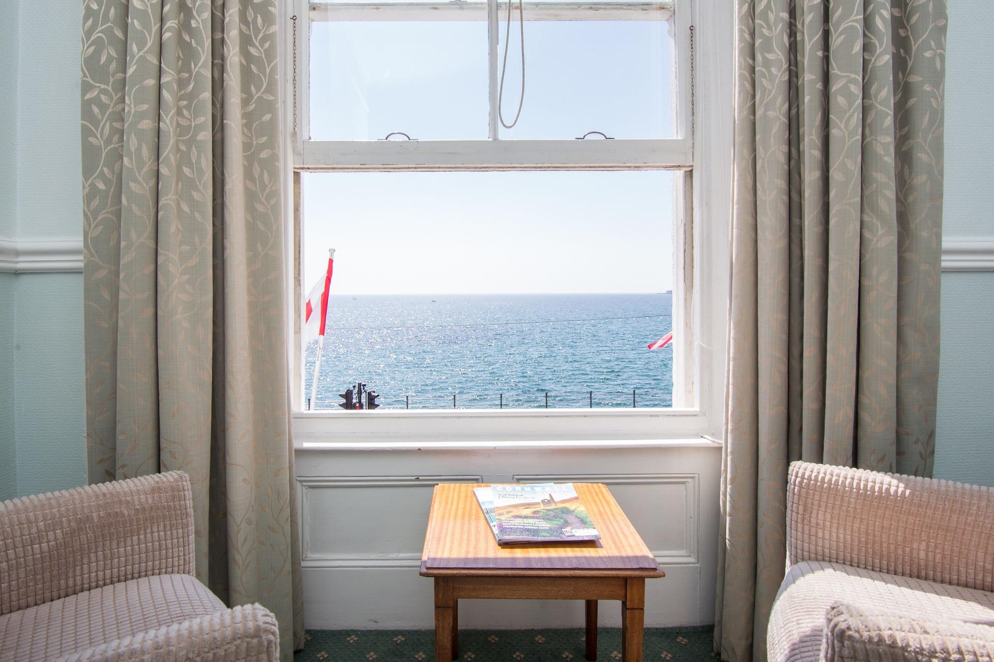 เดอะ ควีนส์ โฮเต็ล Hotel เพนแซนซ์ ภายนอก รูปภาพ